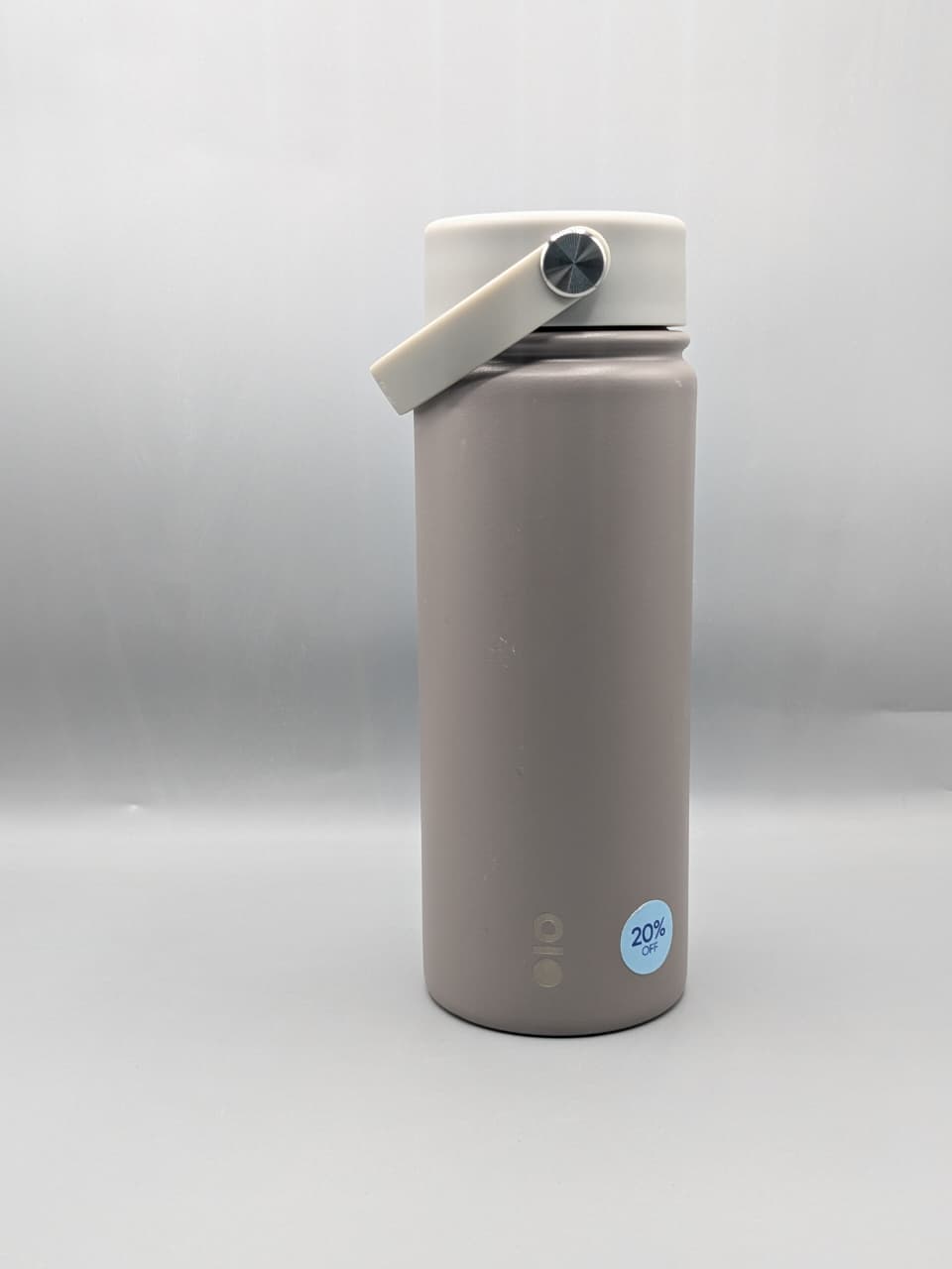 Brio Bottle, specifically a vacuum-insulated stainless steel water bottle (530ml) 18