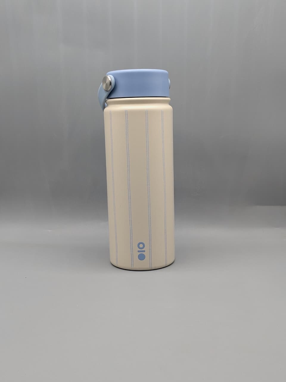 Brio Bottle, specifically a vacuum-insulated stainless steel water bottle (530ml) 16