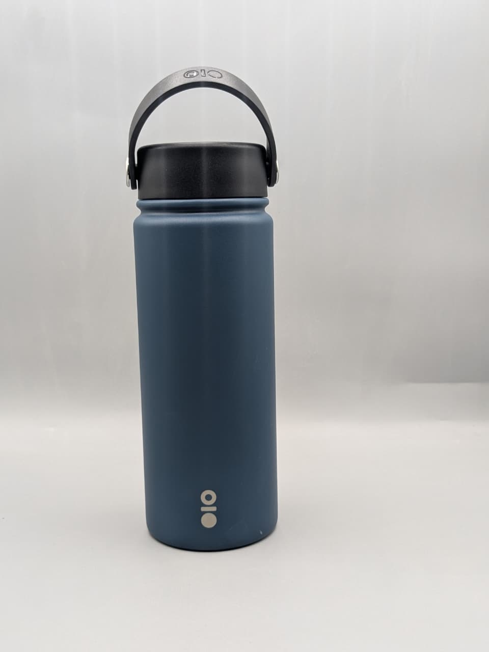 Brio Bottle, specifically a vacuum-insulated stainless steel water bottle (530ml) 12